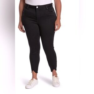 KUT from the Kloth Carlo Ankle
Uneven Hem Jeans (Plus Size)-NWT